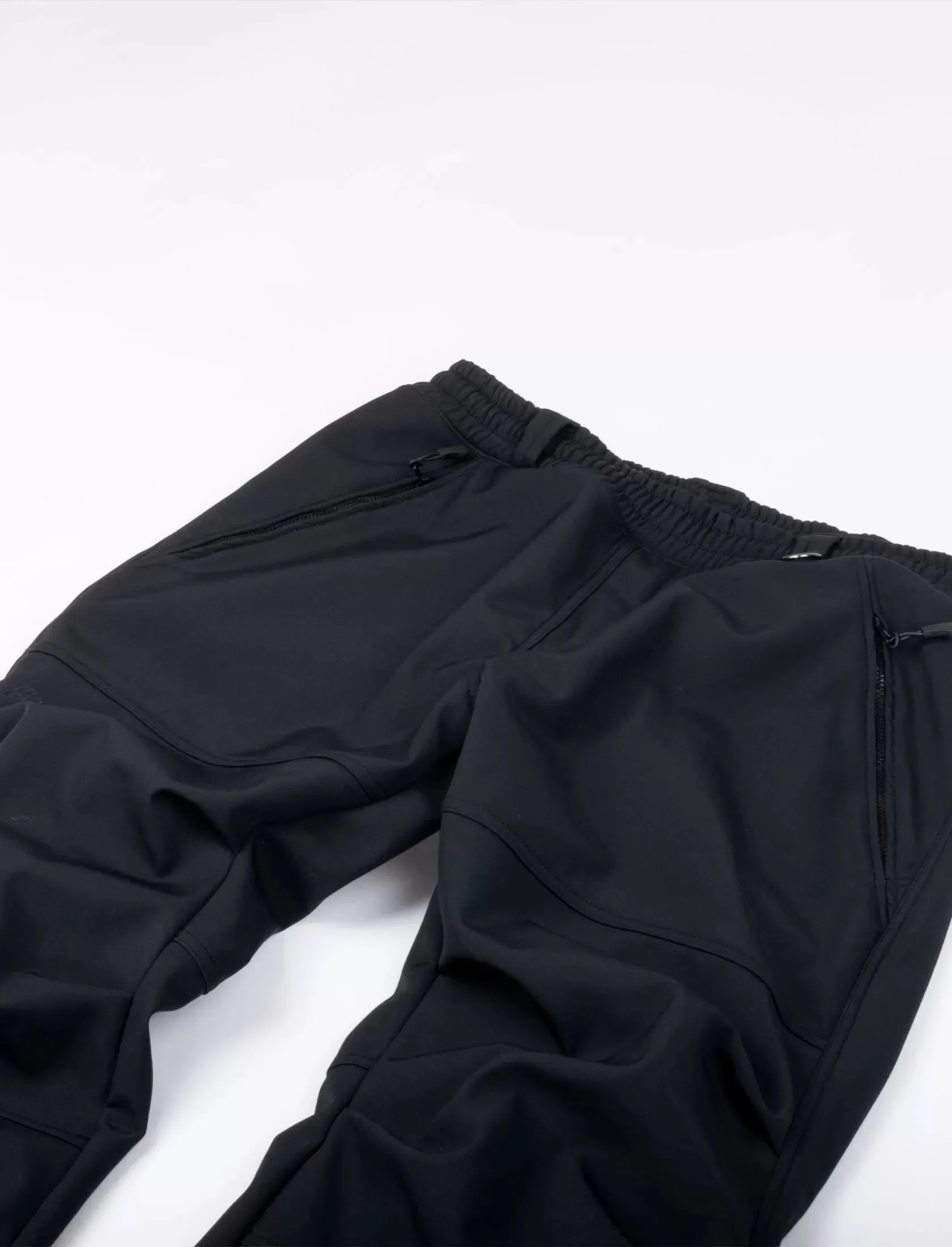 BLACKOUT SNOW PANTS