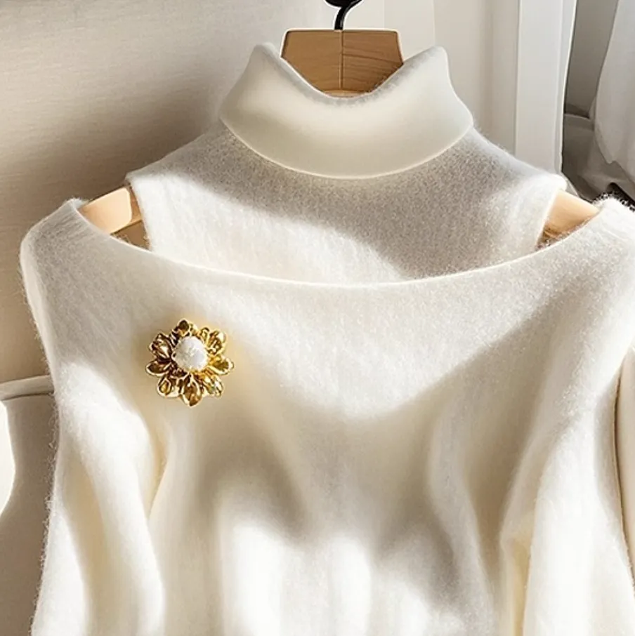 High-end Turtleneck Soft White Knitwear