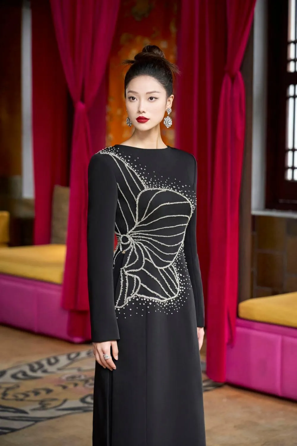 Magnif Sheath Boat Neck Velvet Satin Floor Length Ao Dai